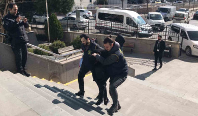 Villa hırsızları 120 saatlik kamera görüntüleri izlenerek yakalandı