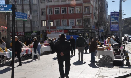 Hanımeli Çarşısı Omurtak Caddesi’ne Kuruldu