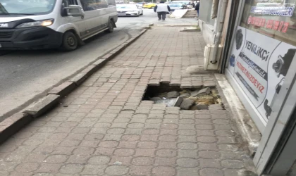Kaldırımda ‘OBRUK’ Oluştu