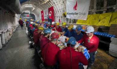 Yerin 200 metre altında iftar