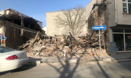 Belediye Metruk Binayı Sonunda Yıkıldı