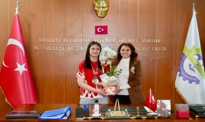 Ergene’nin Gururu Esma Nur Kara Dünya Şampiyonu Oldu