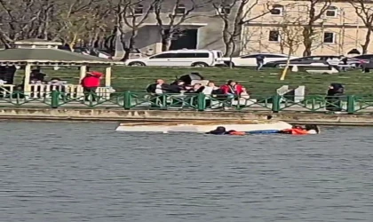 Tekirdağ'da deniz bisikletiyle tur atan 4 kişi göle düştü