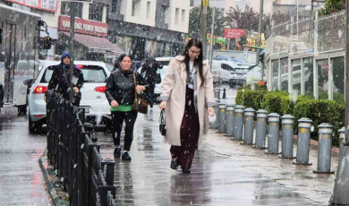 Tekirdağ’da lapa lapa kar yağdı