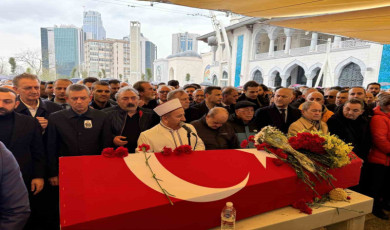 Ünlü sanatçı Volkan Konak için İstanbul’da cenaze töreni düzenlendi
