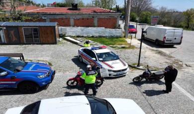 Vize’de jandarmadan drone destekli trafik denetimi