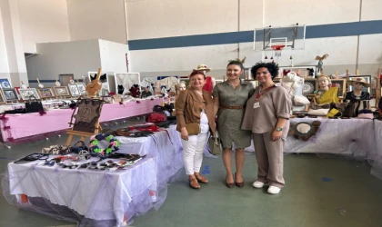 Çorlu Kent Konseyi Başkanı Esra Yüksel’den “Her Desen Bir Dünya” Sergisine Ziyaret