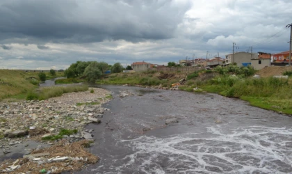 Dereden Kötü Kokular Yükseliyor