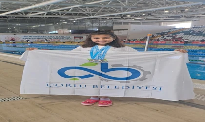 İşitme Engelli Yüzücüden Büyük Başarı