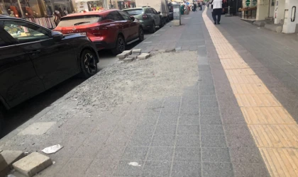 Kaldırım Günlerdir Yapılmayı Bekliyor