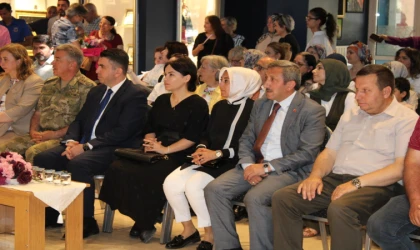 Yılsonu Sergisinde Yüzlerce Eser Yer Aldı