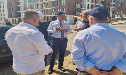 Koku Şikâyetini Yerinde İnceledi