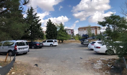 Arazi Otopark Ve Çöplük Haline Geldi