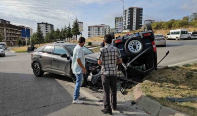 Kaza yapan otomobil takla attı: Şans eseri yaralanan olmadı