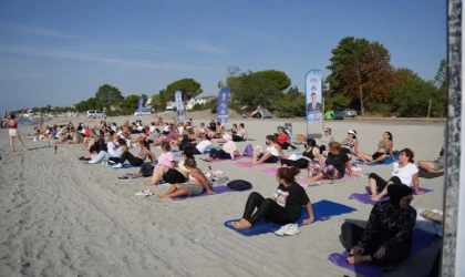 Yenice Sahili'nde Yoga Etkinliği