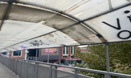 Üst Geçide Yazı Yapılmasına Tepki