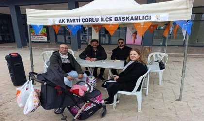 AK Parti TOKİ Konutları Önünde Stant Açtı