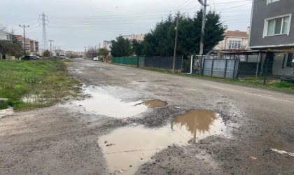 ÇORLU SOKAKLARI ÇAMURA ÇUKURA TESLİM