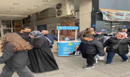 İyi Parti Stant Açtı