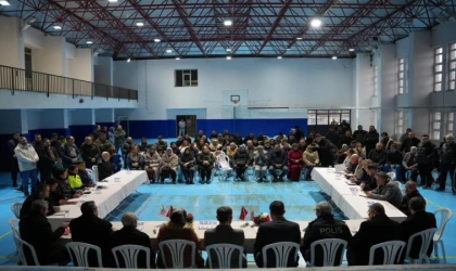 Mahalle Toplantısındaki Kalabalık Dikkat Çekti