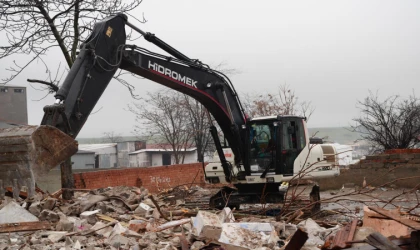 Çorlu’da Metruk Yapılar Yıkılıyor
