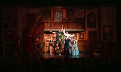 “Oyunun Oyunu” Prömiyeriyle Seyirciyi Kahkahaya Boğdu!