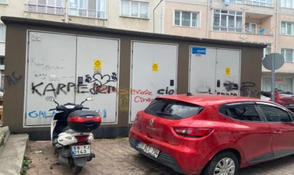 Trafolara Sprey Yazılar Tepki Çekiyor