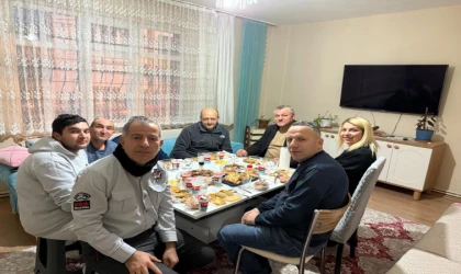 AK PARTİ EVLERE MİSAFİR OLMAYA DEVAM EDİYOR