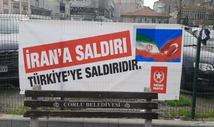İran’a Destek Pankartları Astılar