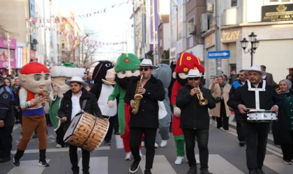 Tiyatro Festivali Coşkuyla Başladı