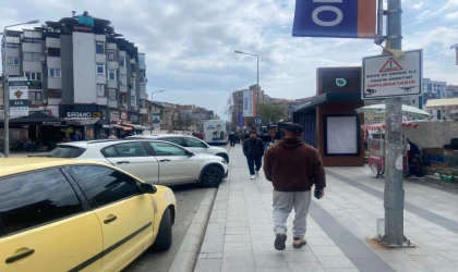 Durak Tabelası Kaldırılsın, Otopark Tabelası Konulsun