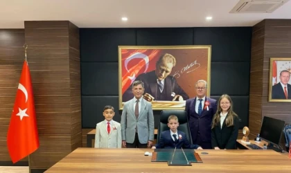 Geleceğin Yöneticileri ‘Temsili’ Koltuklara Oturdu