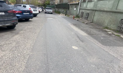 Bu Yol Baştan Sona Yeniden Yapılmalı