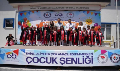 Miniklerin Yıl Sonu Coşkusu