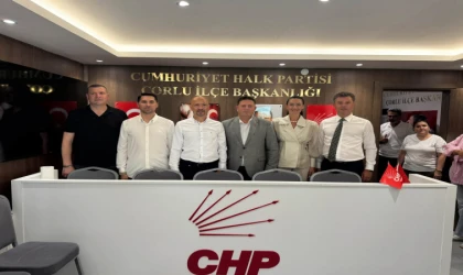 CHP’de Yol Ayrımı