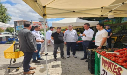 Başkan Sarıkurt Marketleri İnceledi