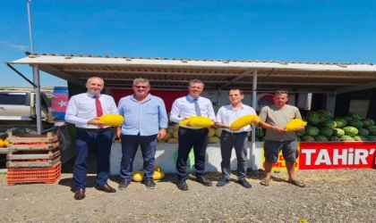 Başkan Sarıkurt Seymen Kavunu Stantlarını Ziyaret Etti