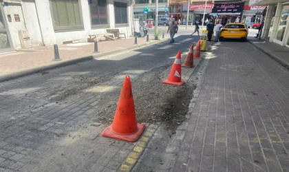 BOZUK YOLLAR TEPKİ ÇEKİYOR