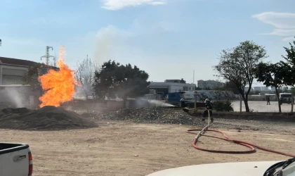 Doğalgaz Borusu Patladı, Yangın Çıktı