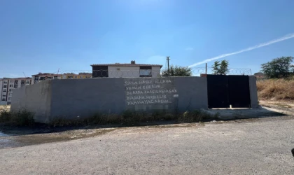 Hırsıza Duvarda Sert Uyarı