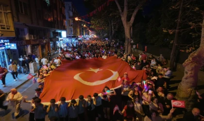 Binlerce Kişi Zafer Yürüyüşüne Katıldı